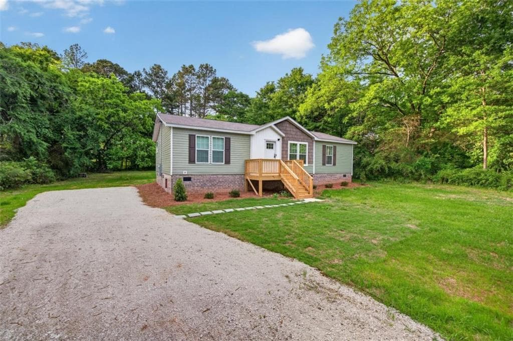 3 bedroom, 2 bathroom, 1,248 sq ft single family residence under contract at 741 Thompson Lane, Loganville, GA 30052 — photo 2