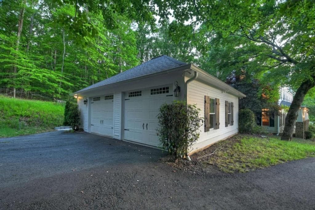 5 bedroom, 5 bathroom, 5,088 sq ft single family residence for sale at 247 Craigtown Road, Ellijay, GA 30540 — photo 5