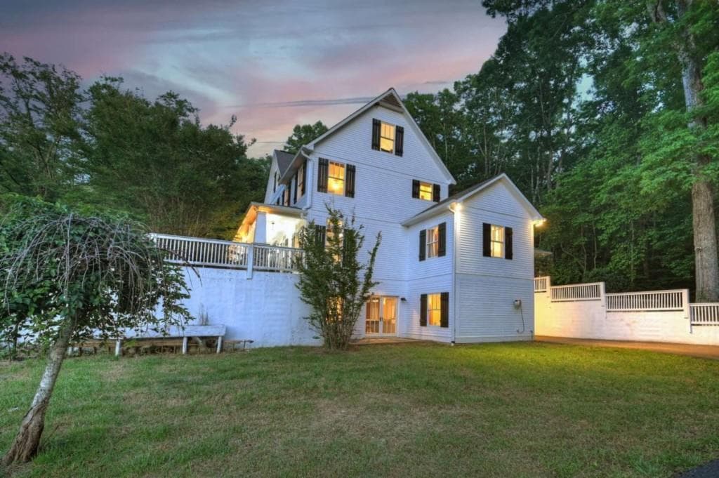 5 bedroom, 5 bathroom, 5,088 sq ft single family residence for sale at 247 Craigtown Road, Ellijay, GA 30540 — photo 7