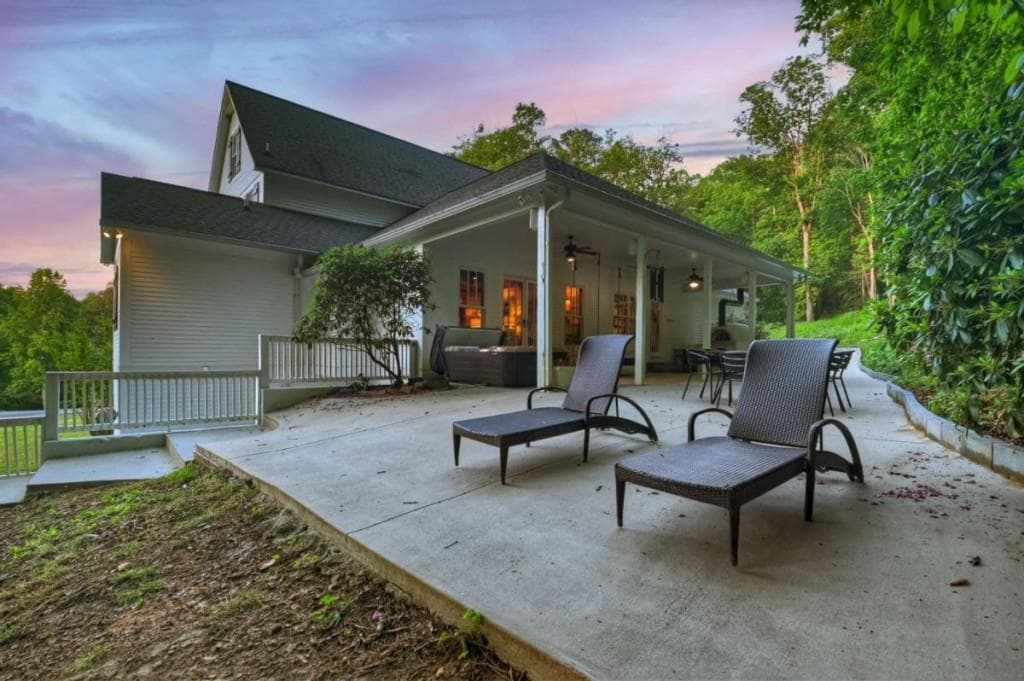 5 bedroom, 5 bathroom, 5,088 sq ft single family residence for sale at 247 Craigtown Road, Ellijay, GA 30540 — photo 8