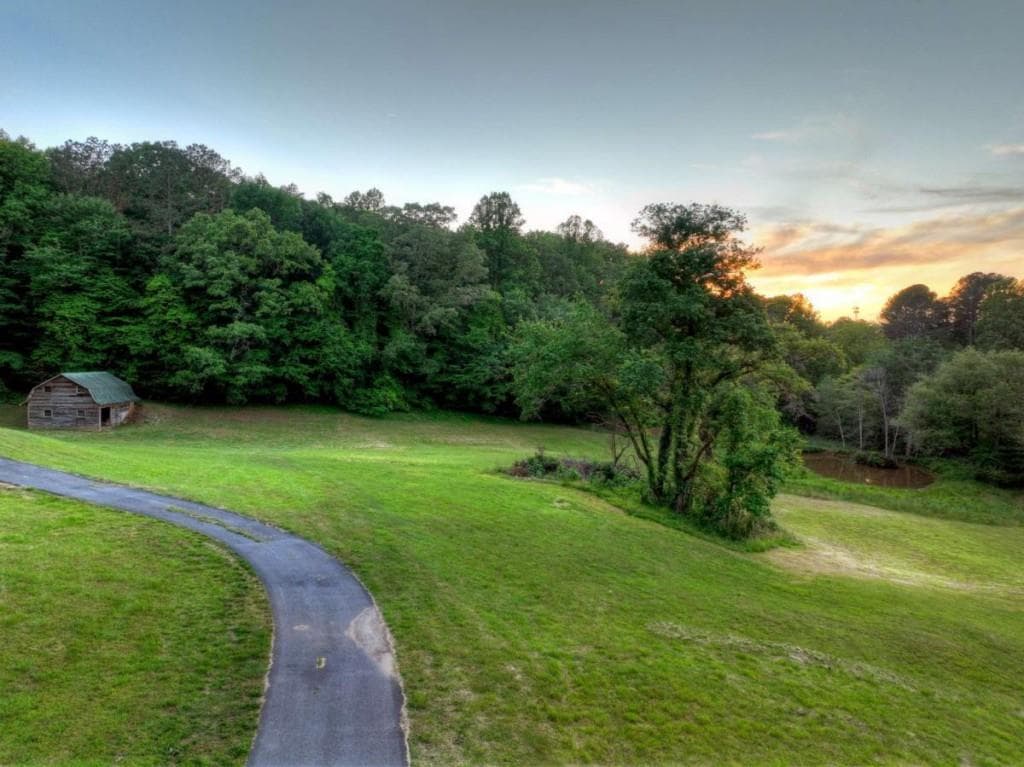 5 bedroom, 5 bathroom, 5,088 sq ft single family residence for sale at 247 Craigtown Road, Ellijay, GA 30540 — photo 10
