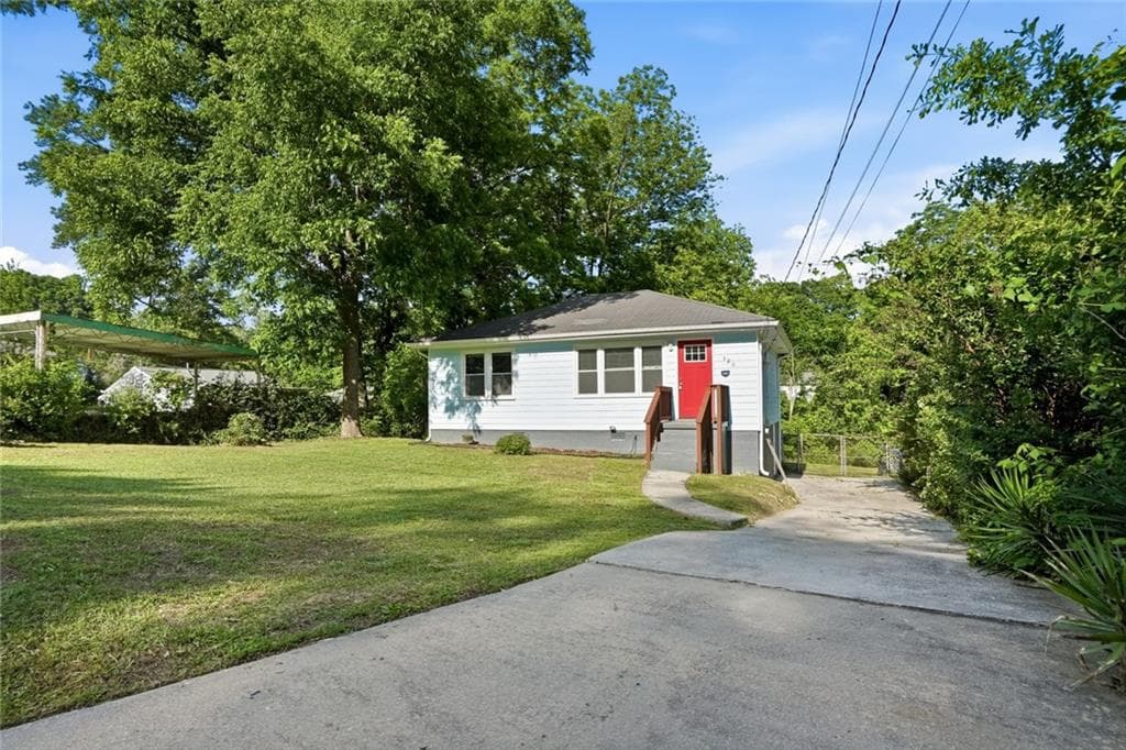 3 bedroom, 2 bathroom, 1,044 sq ft single family residence for sale at 320 Camfield Court, Atlanta, GA 30310 — photo 2