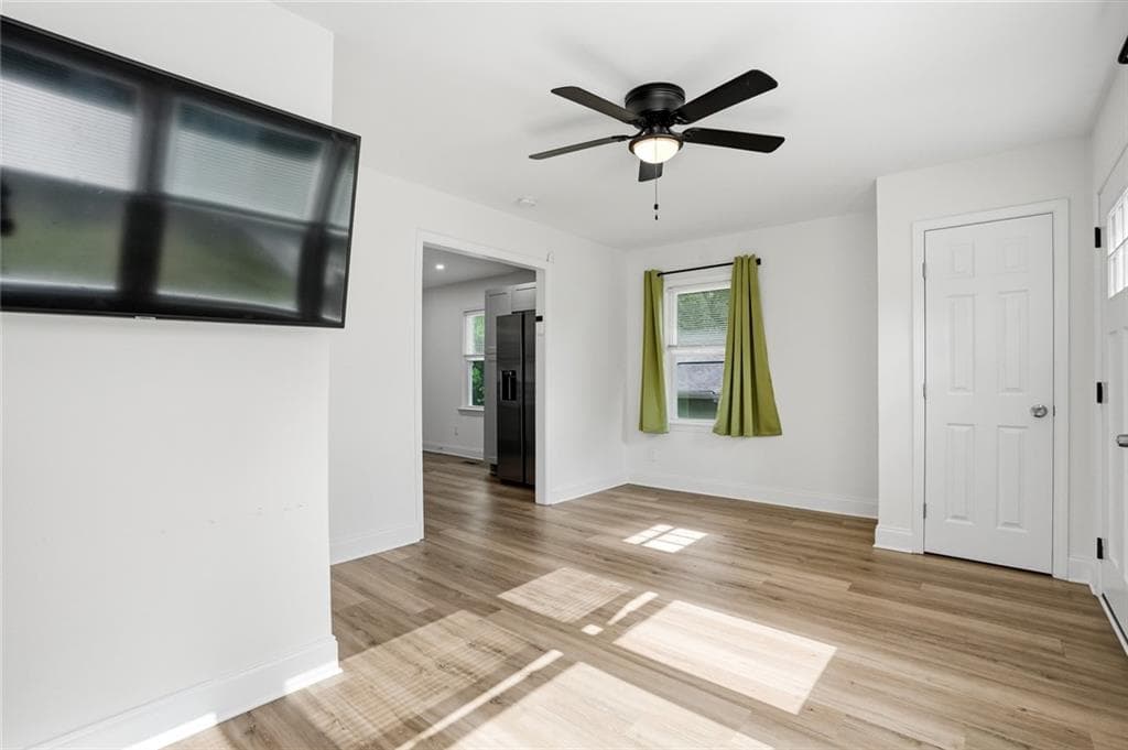3 bedroom, 2 bathroom, 1,044 sq ft single family residence for sale at 320 Camfield Court, Atlanta, GA 30310 — photo 8