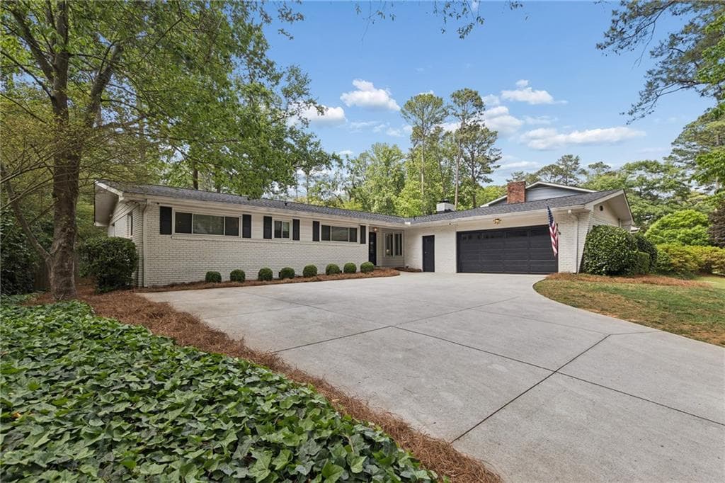 4428 E Kings Point Circle, Atlanta, GA 30338 — most recent listing photo