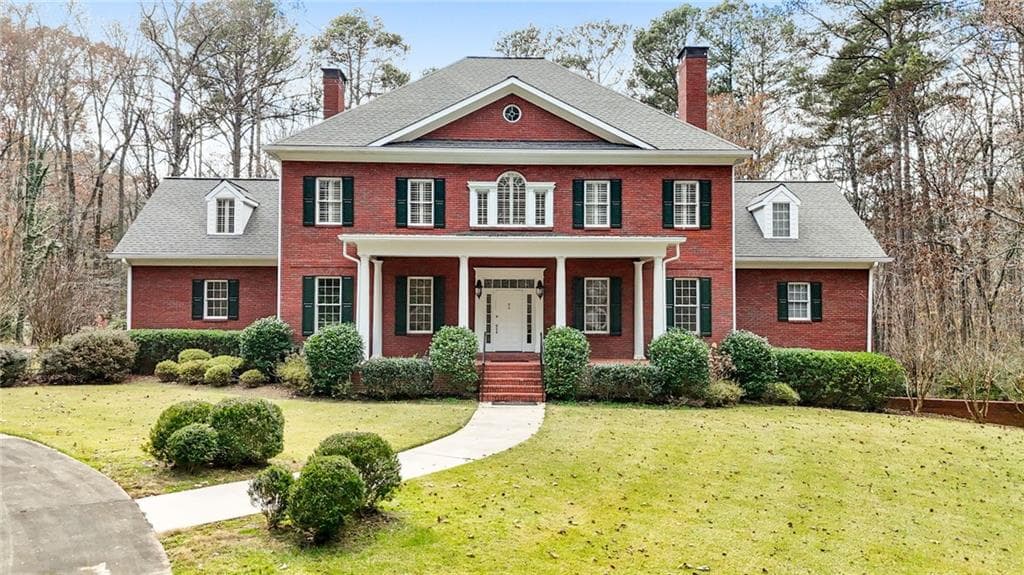5 bedroom, 5 bathroom, 5,539 sq ft single family residence for sale at 8467 Hearn Road, Chattahoochee Hills, GA 30268