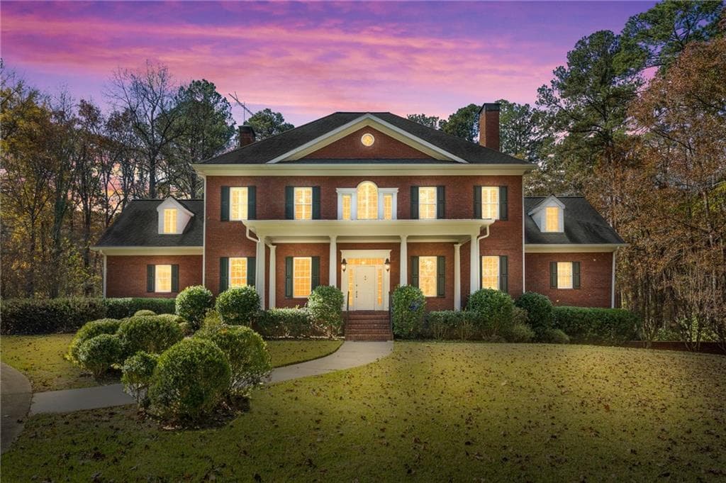 5 bedroom, 5 bathroom, 5,539 sq ft single family residence for sale at 8467 Hearn Road, Chattahoochee Hills, GA 30268 — photo 2