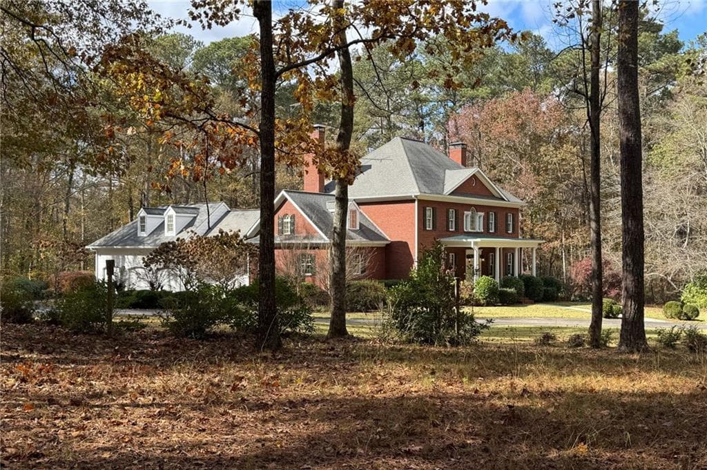 5 bedroom, 5 bathroom, 5,539 sq ft single family residence for sale at 8467 Hearn Road, Chattahoochee Hills, GA 30268 — photo 4