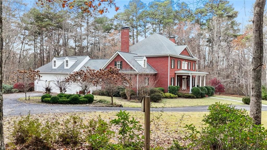5 bedroom, 5 bathroom, 5,539 sq ft single family residence for sale at 8467 Hearn Road, Chattahoochee Hills, GA 30268 — photo 6