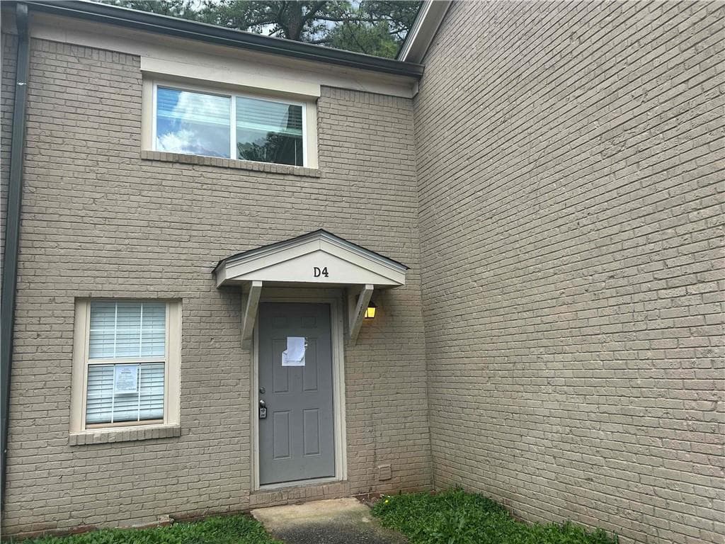 2 bedroom, 3 bathroom, 1,728 sq ft townhouse for sale at 2604 Campbellton Road D4, Atlanta, GA 30311