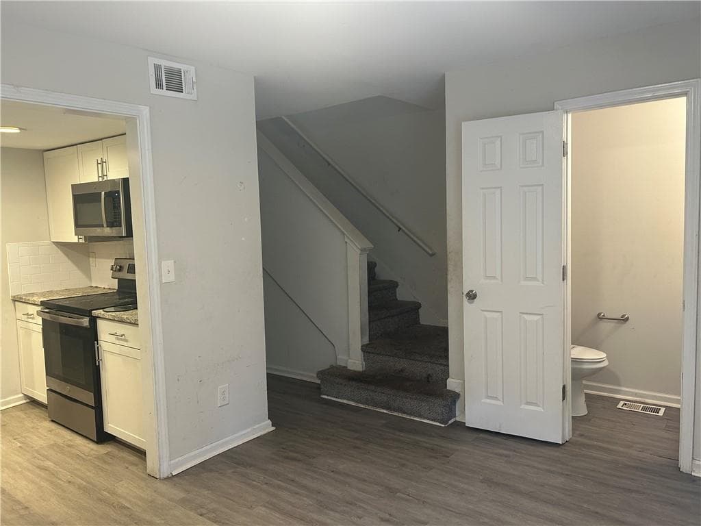 2 bedroom, 3 bathroom, 1,728 sq ft townhouse for sale at 2604 Campbellton Road D4, Atlanta, GA 30311 — photo 2