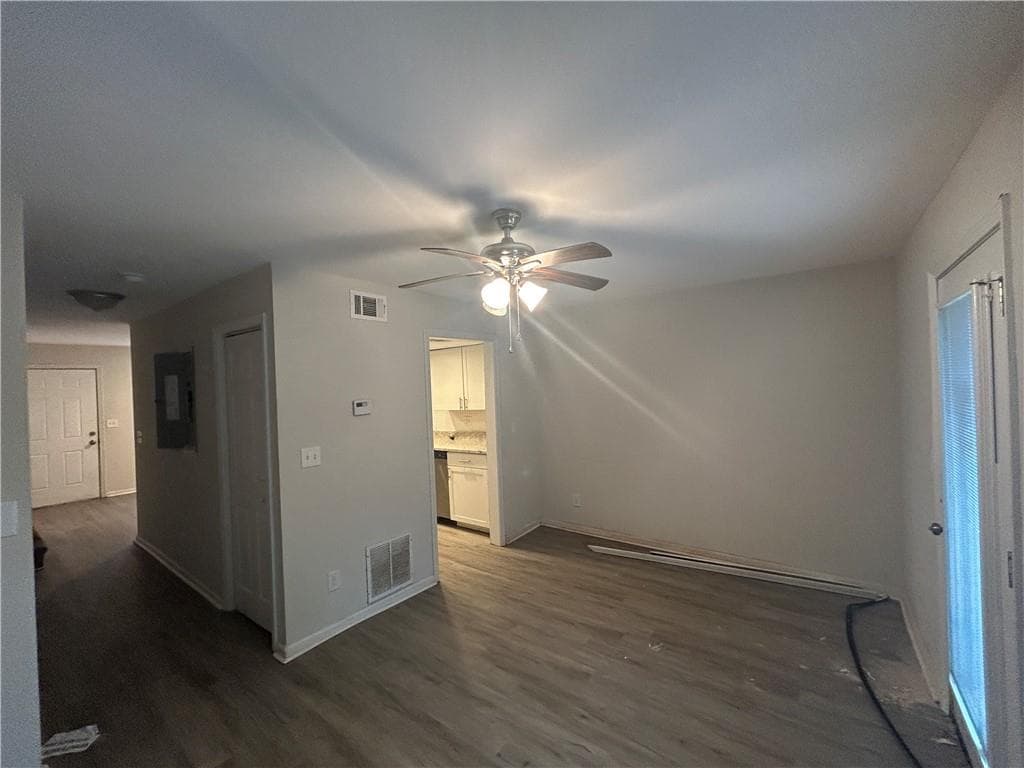2 bedroom, 3 bathroom, 1,728 sq ft townhouse for sale at 2604 Campbellton Road D4, Atlanta, GA 30311 — photo 6