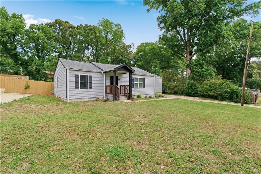 3 bedroom, 2 bathroom, 1,386 sq ft single family residence for sale at 1336 Diamond Avenue, Atlanta, GA 30316 — photo 3