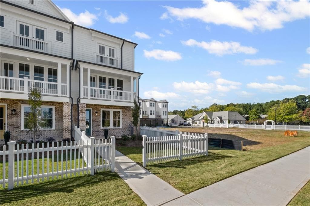 3 bedroom, 4 bathroom, 2,204 sq ft townhouse for sale at 217 Village Overlook H3, Canton, GA 30114 — photo 3