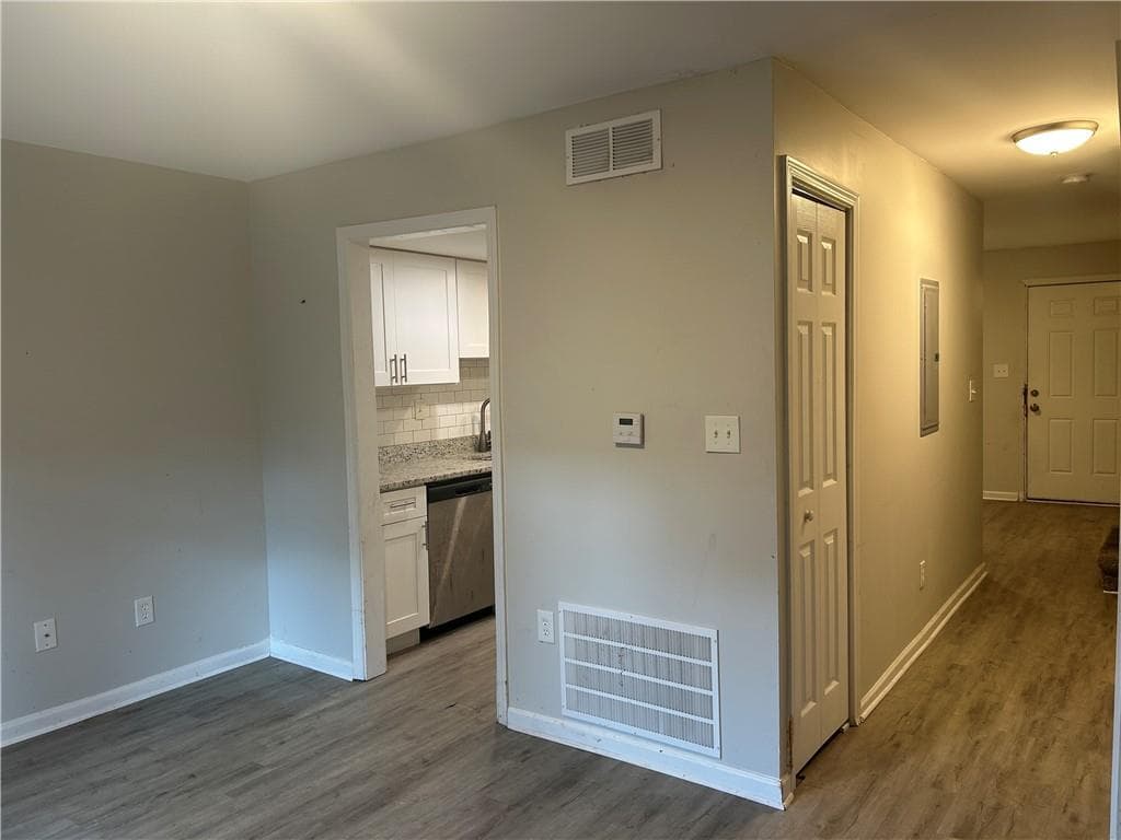 2 bedroom, 3 bathroom, 1,728 sq ft townhouse for sale at 2604 Campbellton Road 1G, Atlanta, GA 30311 — photo 5