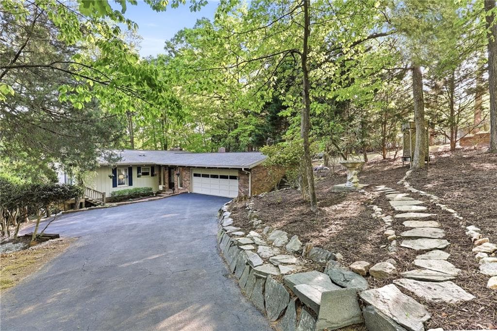 3 bedroom, 4 bathroom, 3,832 sq ft single family residence under contract at 7835 Chinquapin Lane, Cumming, GA 30041 — photo 6