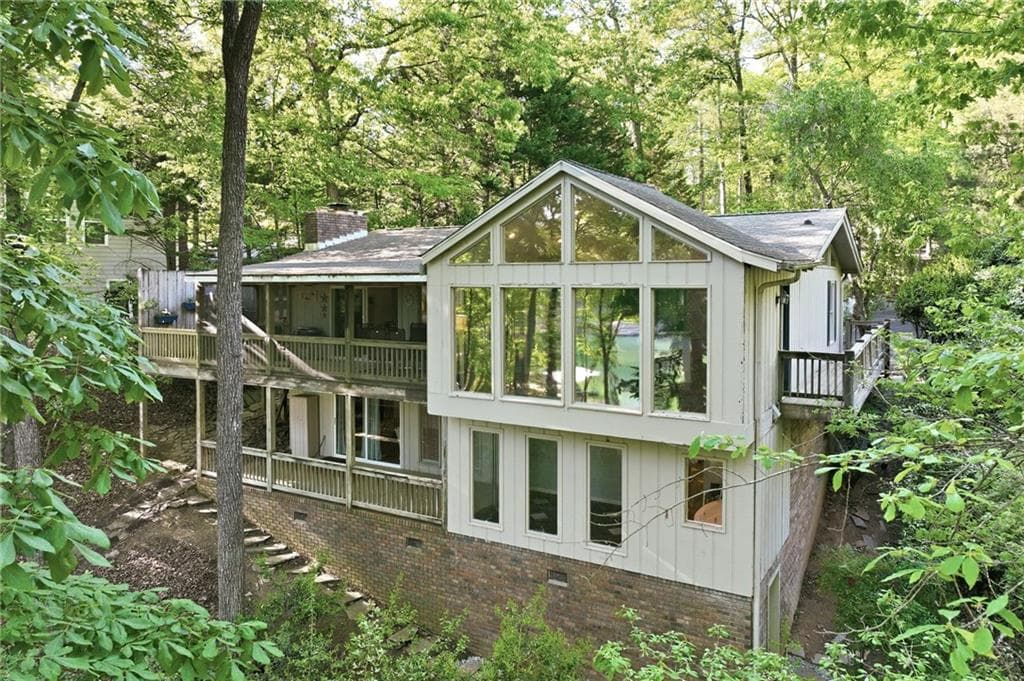 3 bedroom, 4 bathroom, 3,832 sq ft single family residence under contract at 7835 Chinquapin Lane, Cumming, GA 30041 — photo 2