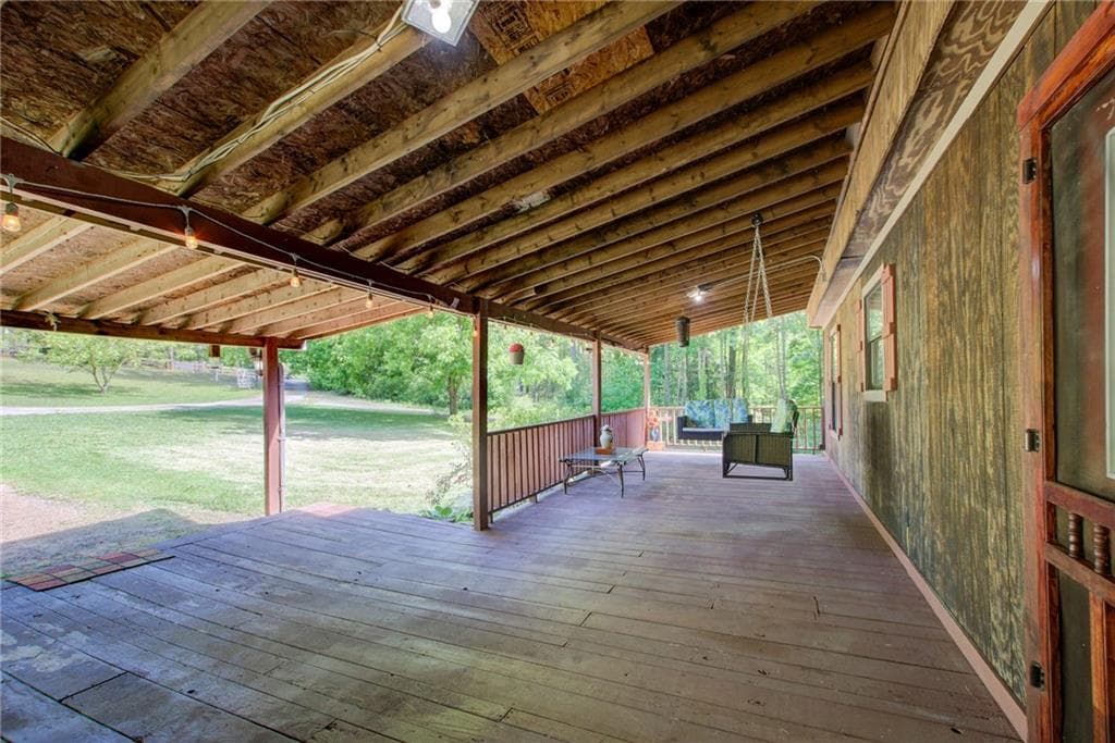 4 bedroom, 3 bathroom, 2,464 sq ft single family residence for sale at 8176 E HIGHWAY 5, Whitesburg, GA 30185 — photo 2