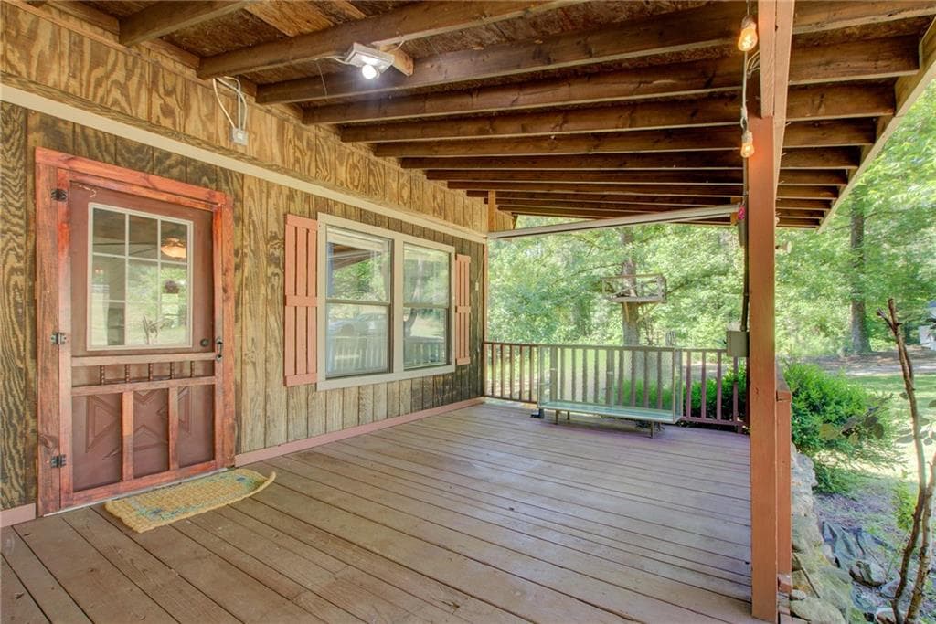 4 bedroom, 3 bathroom, 2,464 sq ft single family residence for sale at 8176 E HIGHWAY 5, Whitesburg, GA 30185 — photo 3