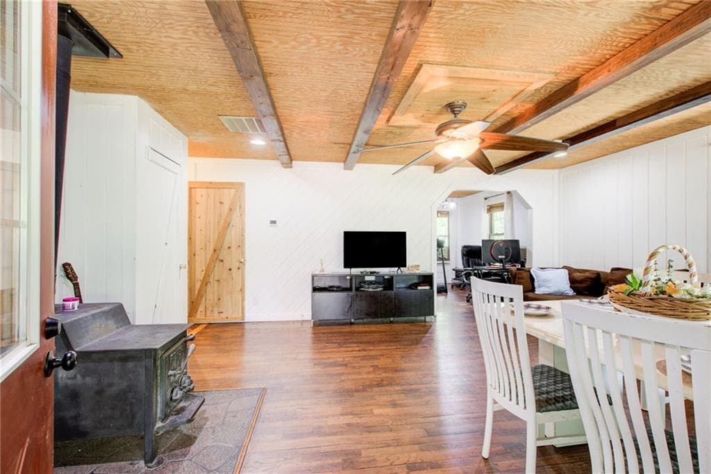 4 bedroom, 3 bathroom, 2,464 sq ft single family residence for sale at 8176 E HIGHWAY 5, Whitesburg, GA 30185 — photo 4
