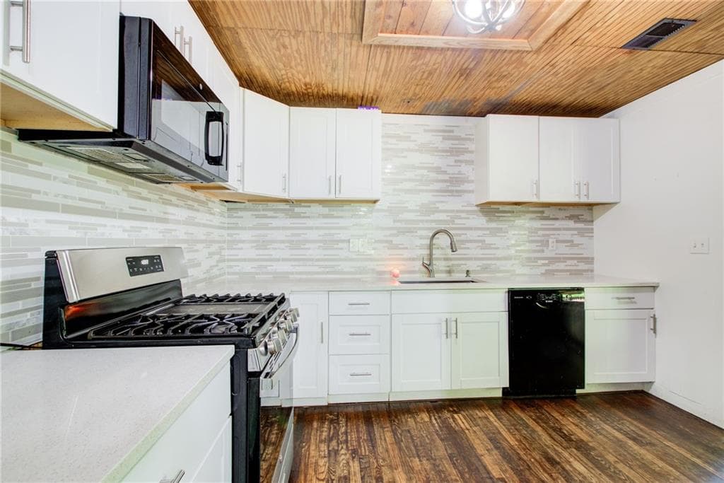 4 bedroom, 3 bathroom, 2,464 sq ft single family residence for sale at 8176 E HIGHWAY 5, Whitesburg, GA 30185 — photo 9