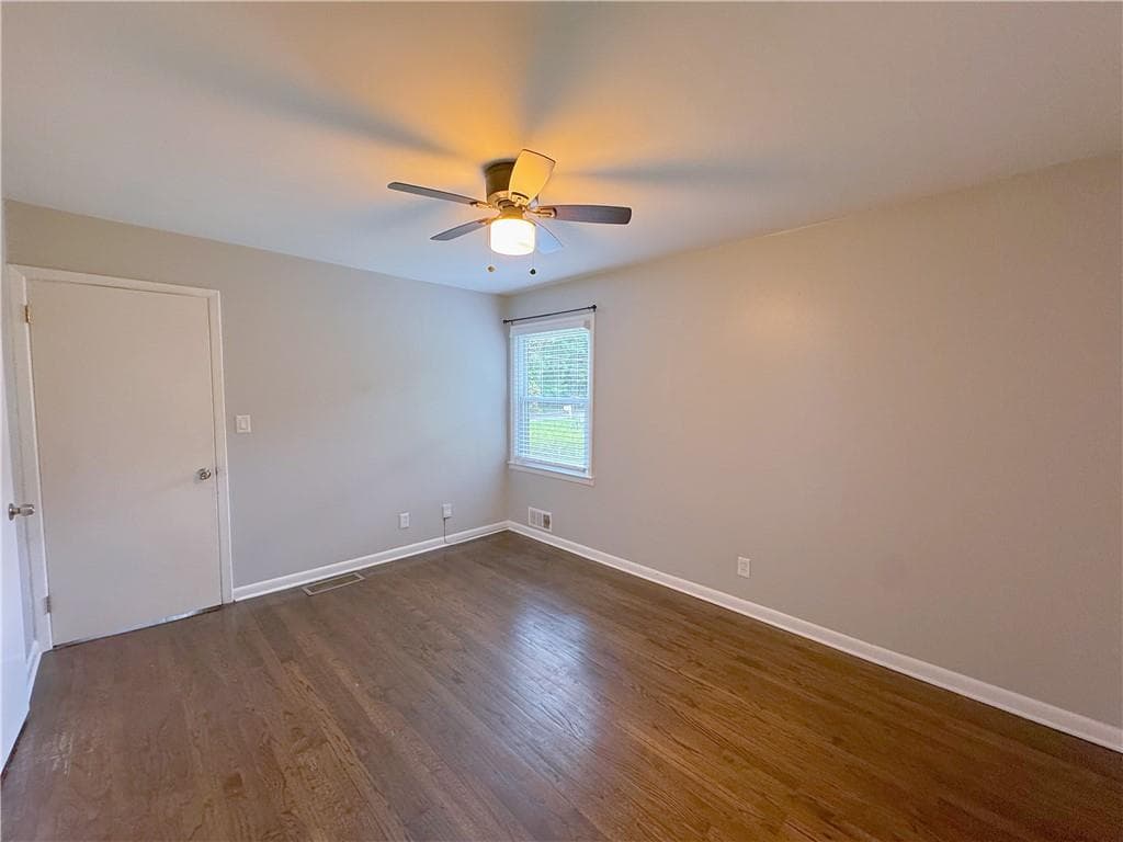 3 bedroom, 2 bathroom, 1,100 sq ft single family residence for sale at 634 Currie Drive, Forest Park, GA 30297 — photo 5