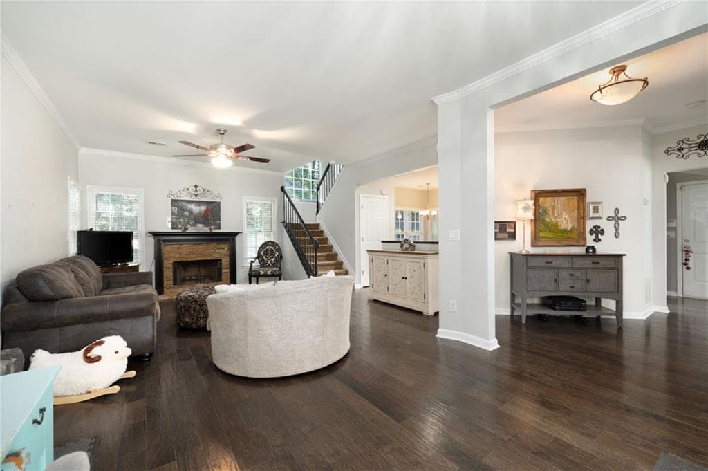 4 bedroom, 3 bathroom, 1,988 sq ft single family residence under contract at 502 Huntgate Road, Woodstock, GA 30189 — photo 5