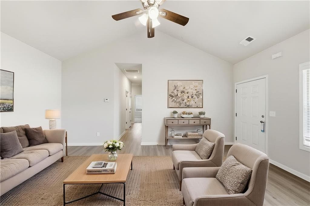 4 bedroom, 2 bathroom, 1,624 sq ft single family residence for sale at 119 Culver Street, Jackson, GA 30233 — photo 4