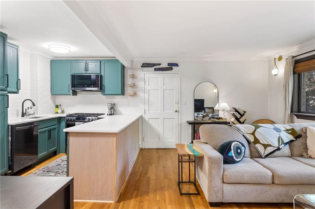 1 bedroom, 1 bathroom, 750 sq ft condominium under contract at 870 Glendale Terrace 3, Atlanta, GA 30308 — photo 6