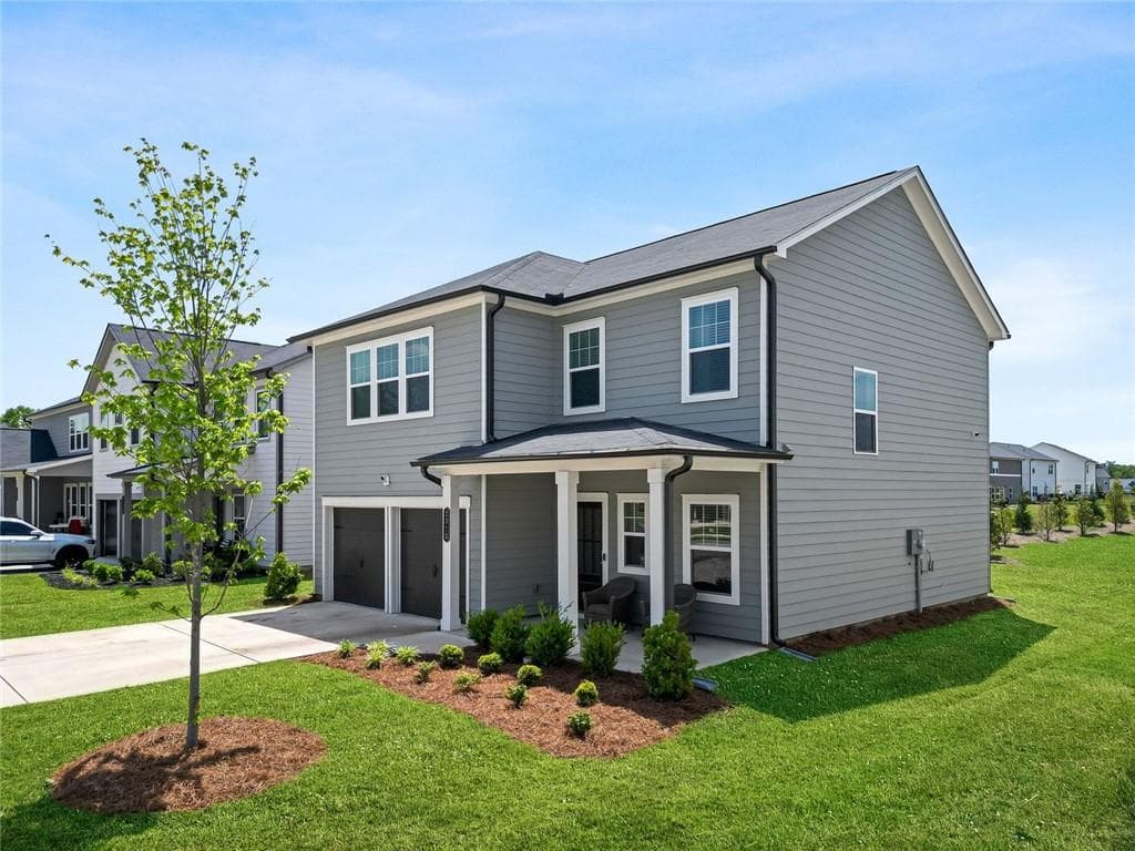 4 bedroom, 3 bathroom, 1,869 sq ft single family residence for sale at 2313 Hedgeview Road, Conyers, GA 30094 — photo 2