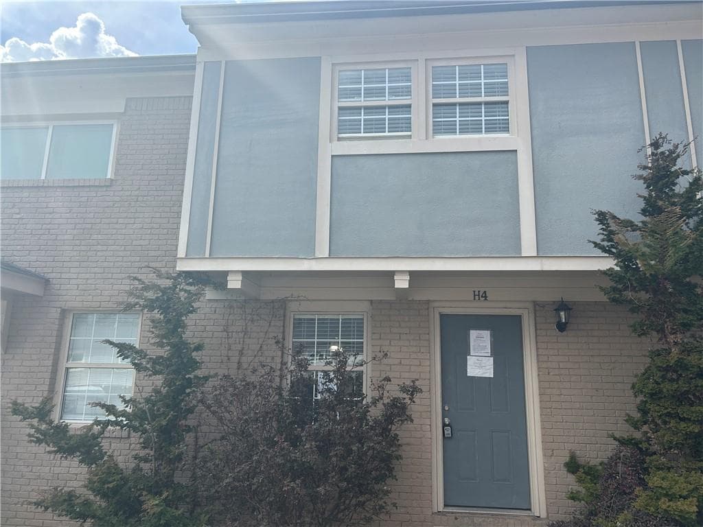 2 bedroom, 3 bathroom, 1,728 sq ft townhouse for sale at 2604 Campbellton Road H4, Atlanta, GA 30311