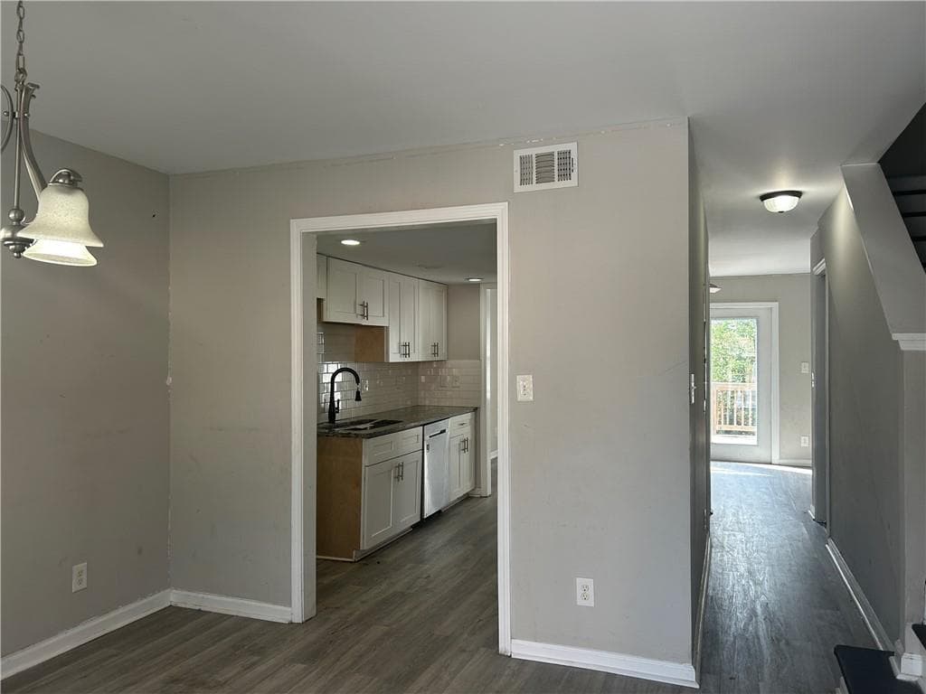 2 bedroom, 3 bathroom, 1,728 sq ft townhouse for sale at 2604 Campbellton Road H4, Atlanta, GA 30311 — photo 5