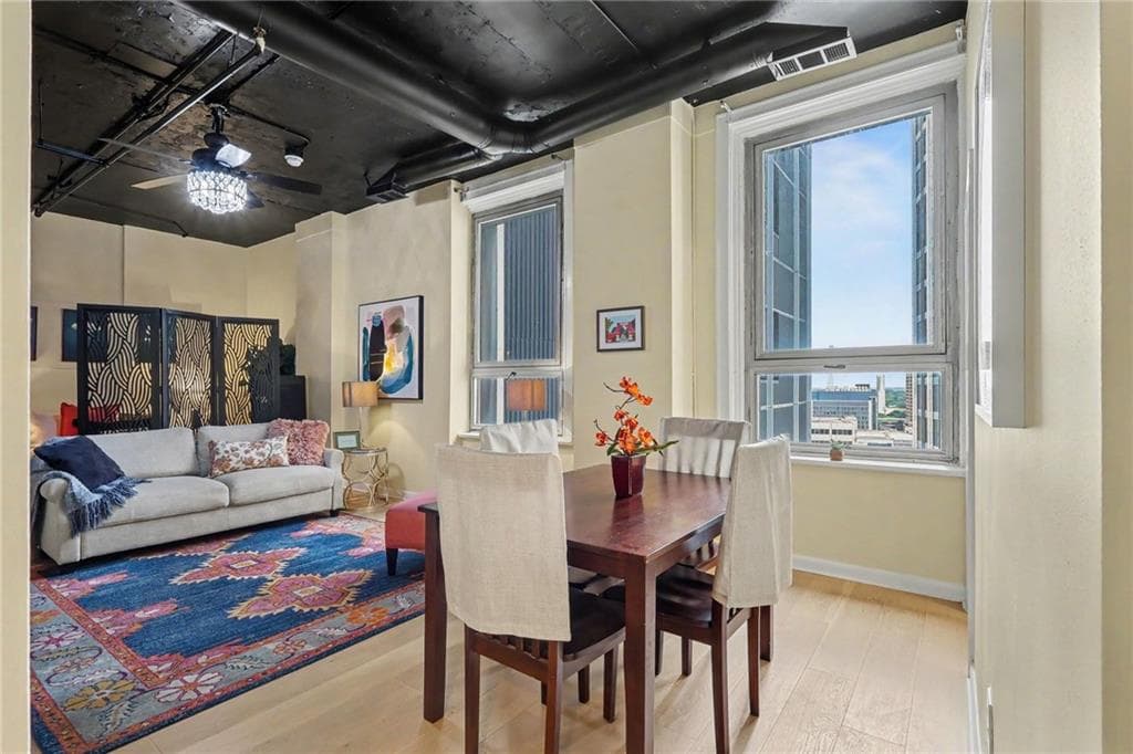 1 bedroom, 1 bathroom, 543 sq ft condominium for sale at 20 Marietta Street 13F, Atlanta, GA 30303 — photo 1 of 19
