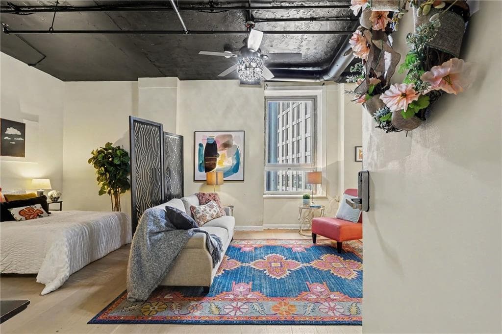 1 bedroom, 1 bathroom, 543 sq ft condominium for sale at 20 Marietta Street 13F, Atlanta, GA 30303 — photo 4