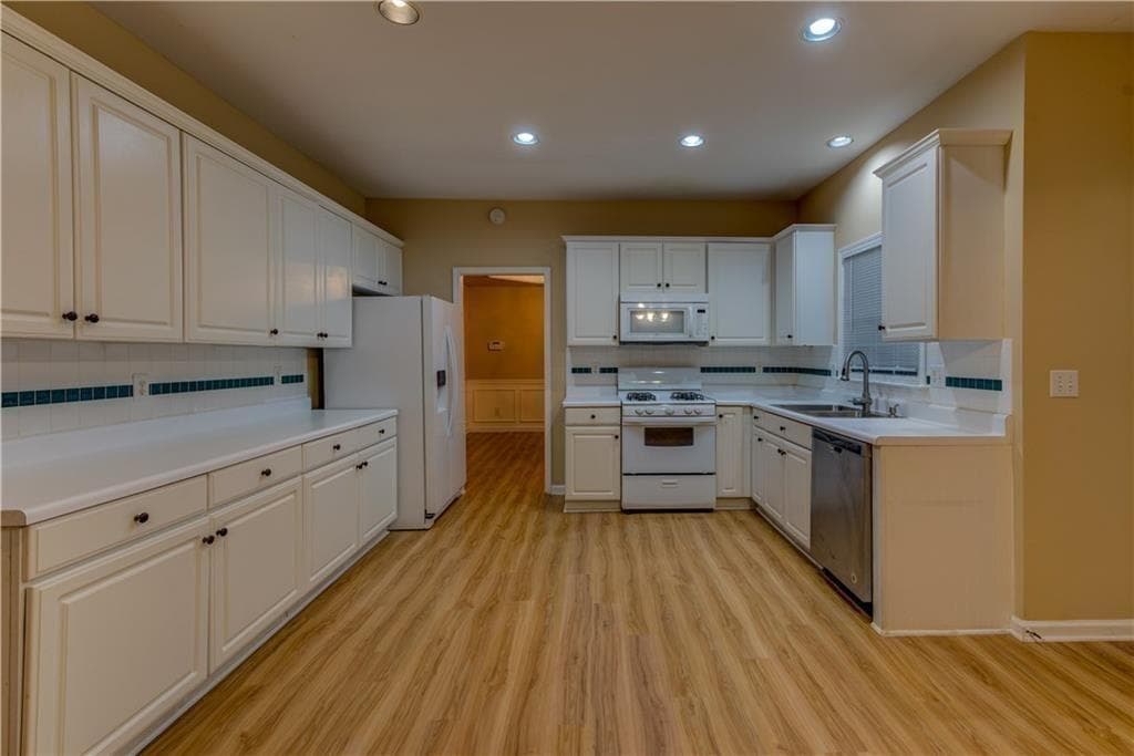 4 bedroom, 3 bathroom, 3,011 sq ft single family residence for rent at 1429 Oglethorpe Drive, Suwanee, GA 30024 for $2,600 a month — photo 5