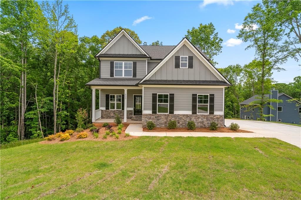 3 bedroom, 3 bathroom, 1,740 sq ft single family residence under contract at 500 BENSON MEADOWS Drive, Dallas, GA 30157
