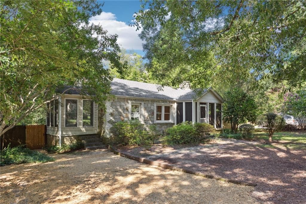385 Sunset Drive