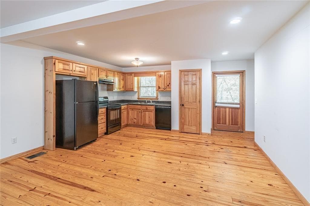 3 bedroom, 3 bathroom, 1,585 sq ft single family residence for sale at 505 River Flow Drive, Dahlonega, GA 30533 — photo 3