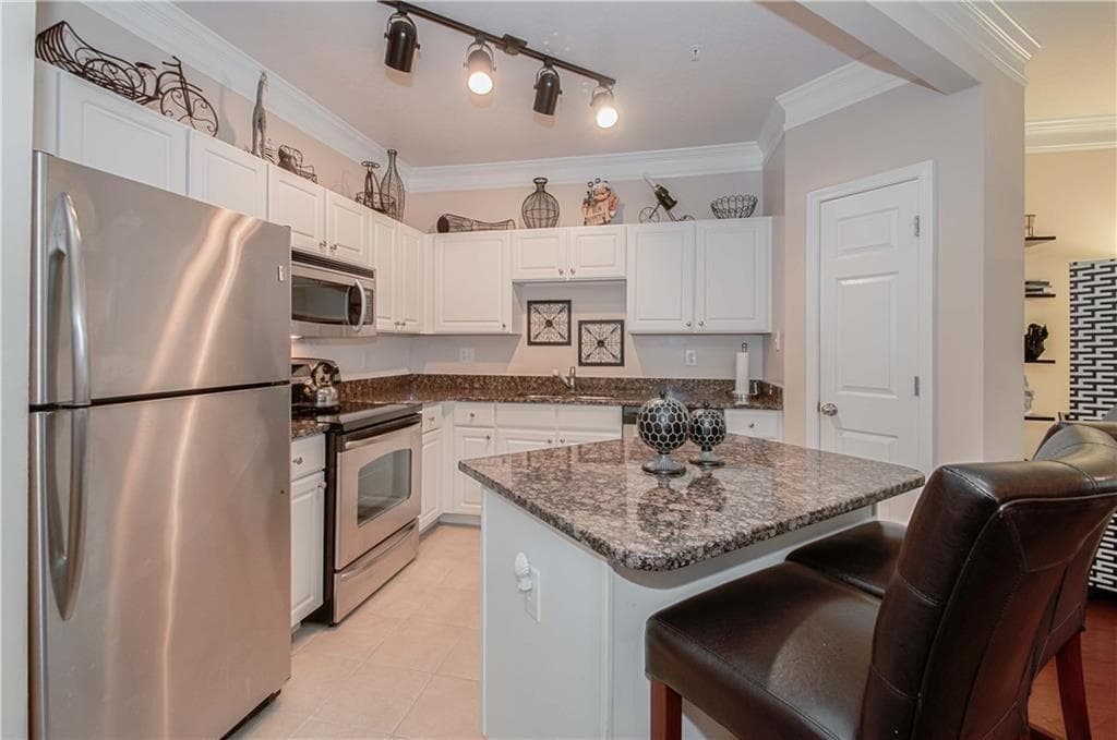 1 bedroom, 1 bathroom, 845 sq ft condominium for rent at 1850 Cotillion Drive 1319, Atlanta, GA 30338 for $1,600 a month — photo 2