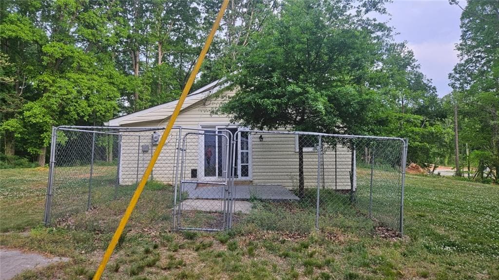 3 bedroom, 2 bathroom, 1,650 sq ft single family residence for rent at 471 Perkins Circle, Cumming, GA 30028 for $2,500 a month — photo 3
