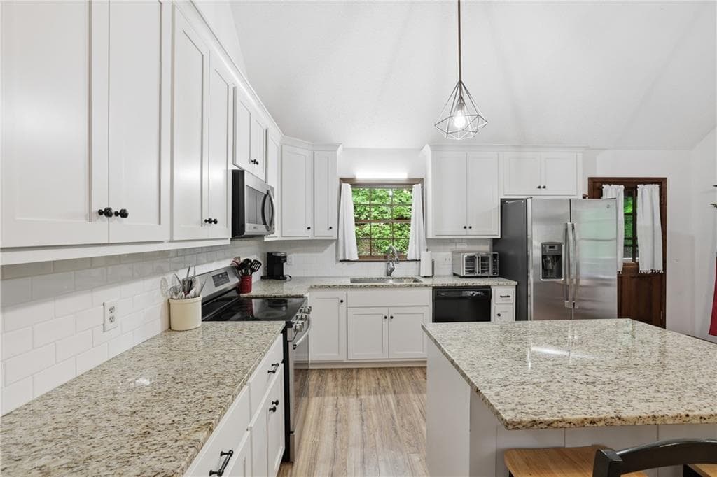 4 bedroom, 3 bathroom, 2,408 sq ft single family residence for sale at 15 Mississippi Lane, Tiger, GA 30576 — photo 5