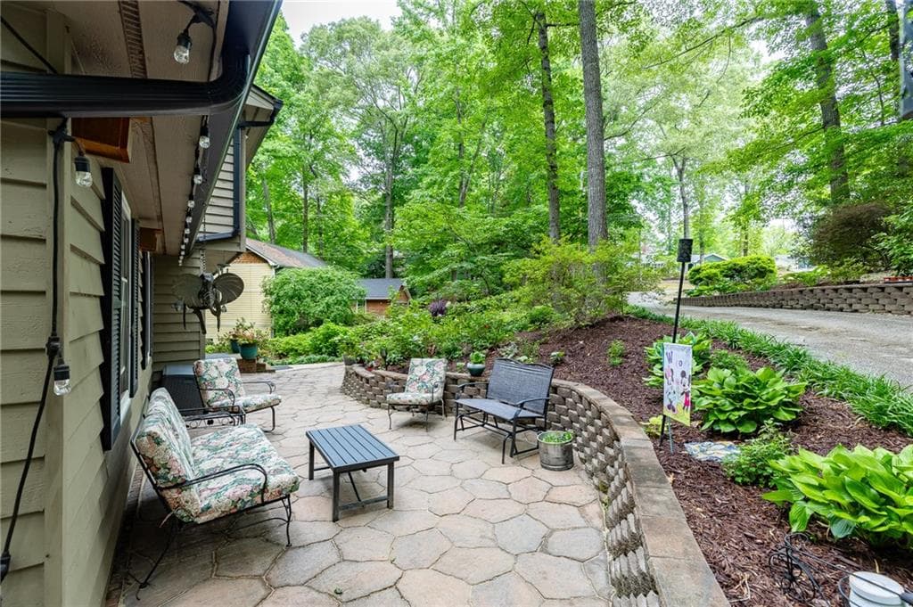 4 bedroom, 4 bathroom, 3,345 sq ft single family residence for sale at 3672 Stonelake Court, Lilburn, GA 30047 — photo 7