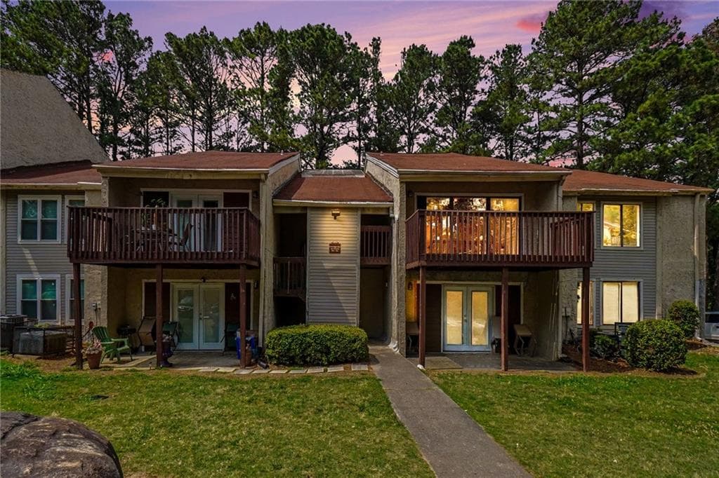 2 bedroom, 2 bathroom, 1,148 sq ft condominium under contract at 3575 Oakvale Road 907, Decatur, GA 30034 — photo 2
