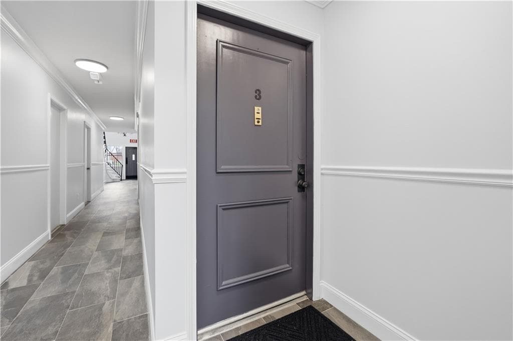 1 bedroom, 1 bathroom, 797 sq ft condominium for sale at 6851 Roswell Road B3, Atlanta, GA 30328 — photo 2