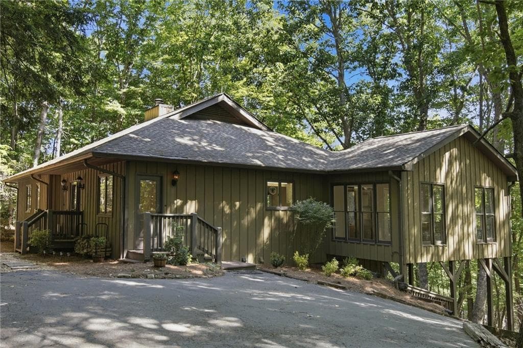 4 bedroom, 4 bathroom, 3,607 sq ft single family residence for sale at 2630 Wilderness Parkway, Big Canoe, GA 30143 — photo 3