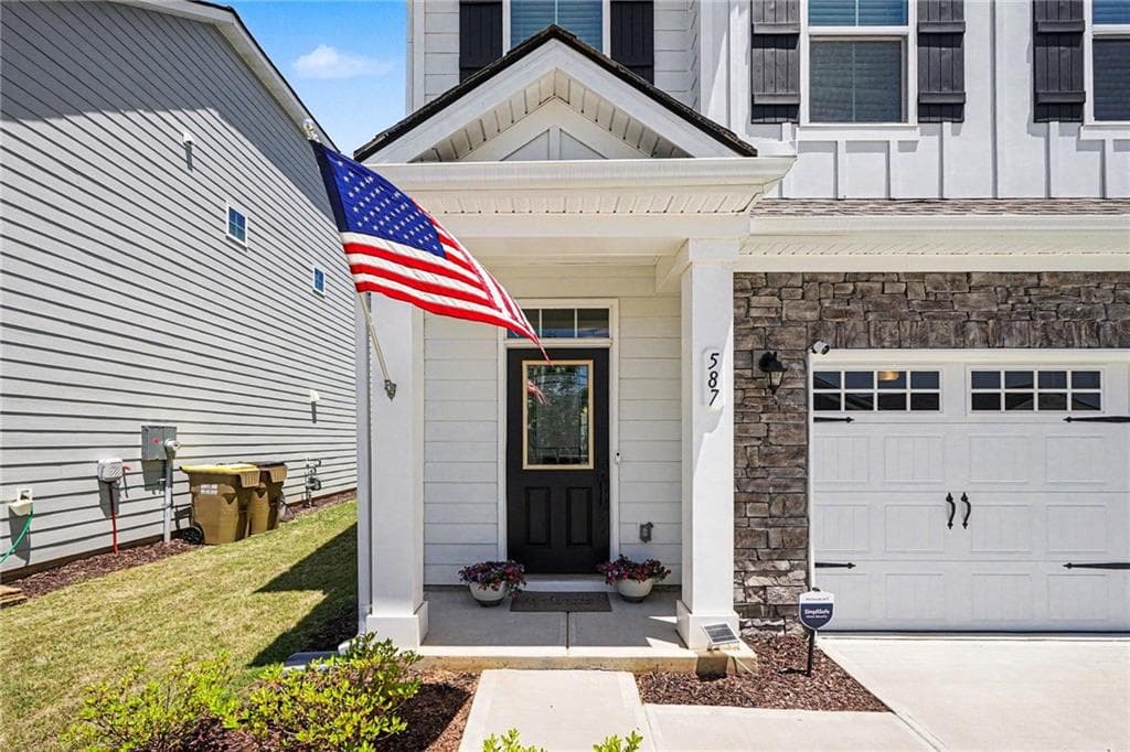3 bedroom, 3 bathroom, 1,948 sq ft single family residence for sale at 587 Gunter Drive, Hoschton, GA 30548 — photo 3
