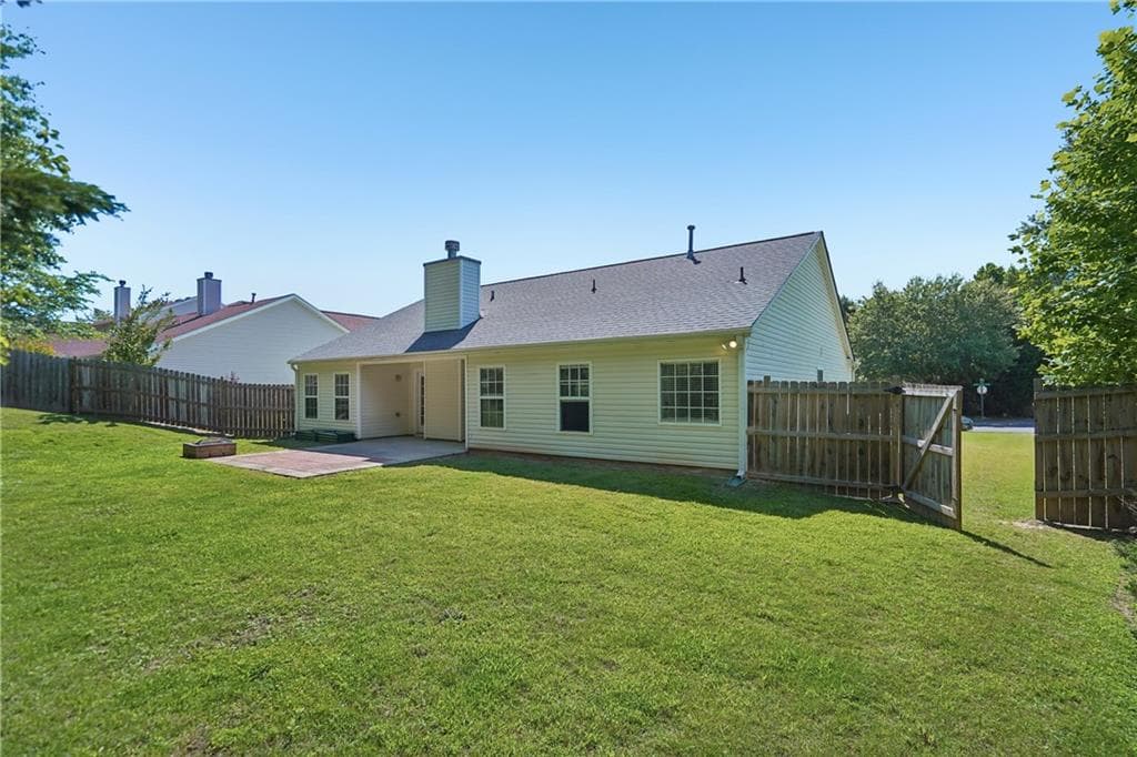 3 bedroom, 2 bathroom, 1,856 sq ft single family residence for sale at 2213 Skylar Leigh Drive, Buford, GA 30518 — photo 5