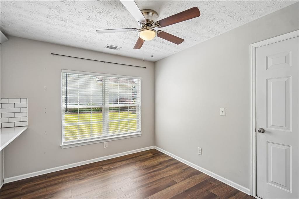 3 bedroom, 2 bathroom, 1,856 sq ft single family residence for sale at 2213 Skylar Leigh Drive, Buford, GA 30518 — photo 7
