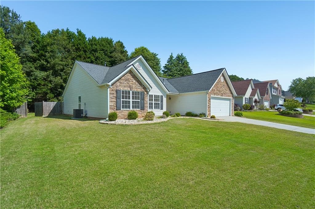 3 bedroom, 2 bathroom, 1,856 sq ft single family residence for sale at 2213 Skylar Leigh Drive, Buford, GA 30518 — photo 10
