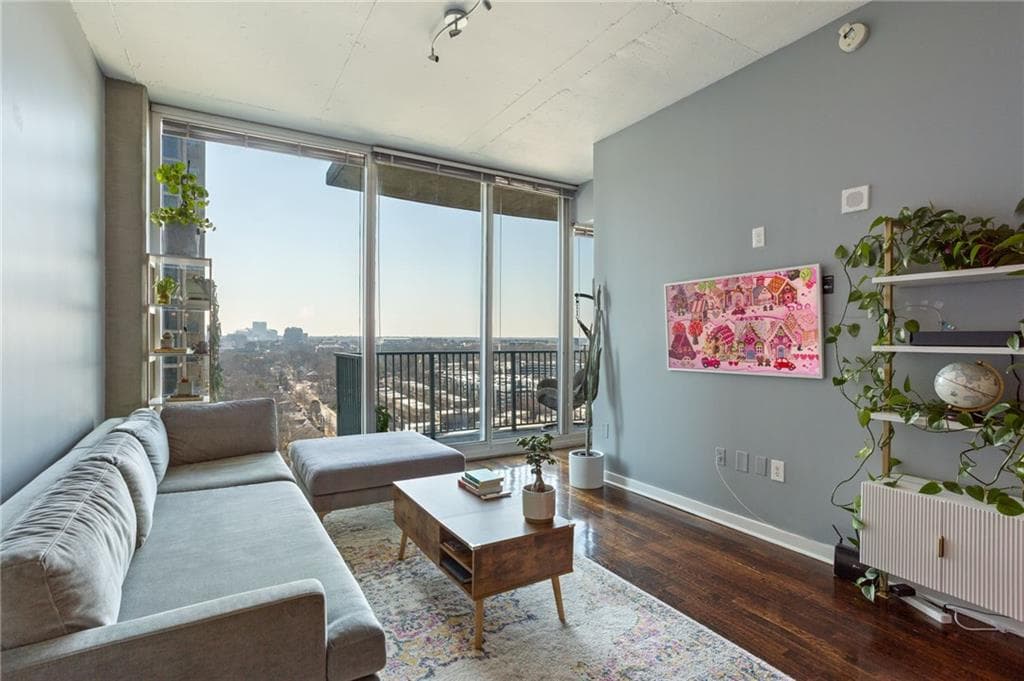 1 bedroom, 1 bathroom, 830 sq ft condominium sold at 361 17th Street 1807, Atlanta, GA 30363
