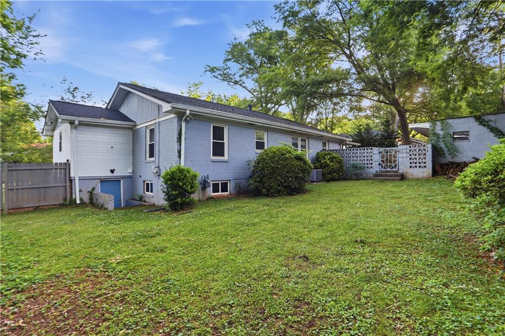 3 bedroom, 3 bathroom, 2,856 sq ft single family residence under contract at 1985 Capri Drive, Decatur, GA 30032 — photo 5